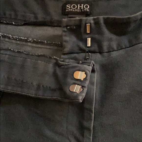 Women’s shorts - Picture 3 of 3